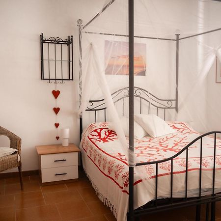 Villa Dan-Rooms In Monopoli Impalata Buitenkant foto